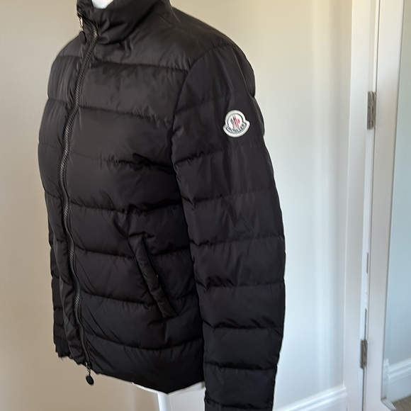 Moncler black short puffer with zip cuffs - Picture 2 of 16